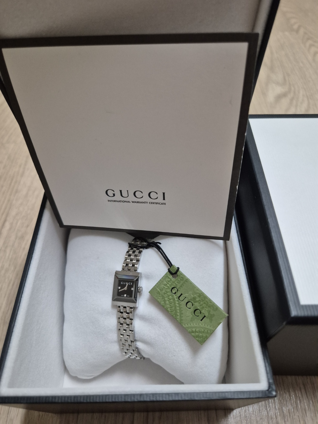 CUCCI G-프레임 다이아몬드 블랙 메탈 여성시계